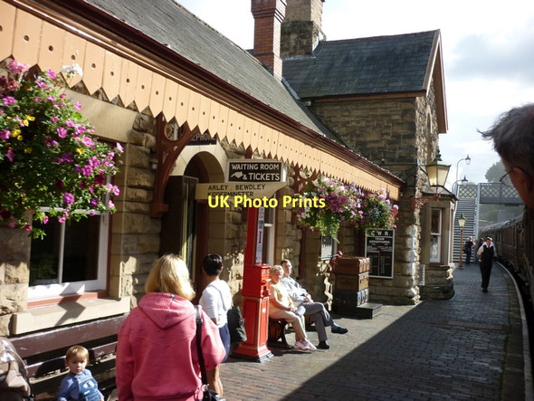 Photo 6"x4" Highley Train Station Highley\/SO7483 c2011