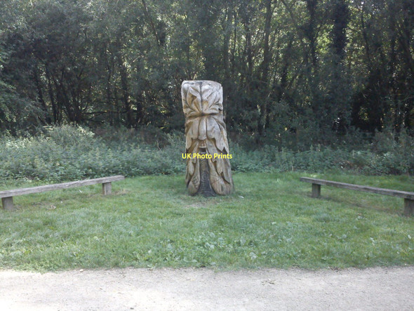 Photo 6"x4" Sculpture within Priory Country Park, Bedford Bedford\/TL0549 c2011