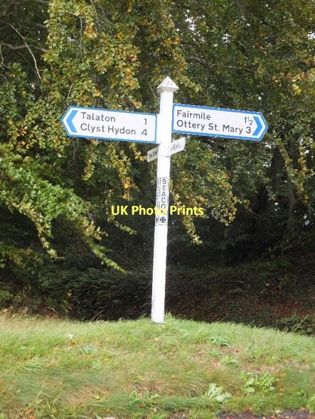 Photo 6"x4" Signpost at Beacon Cross Fairmile\/SY0897 c2011