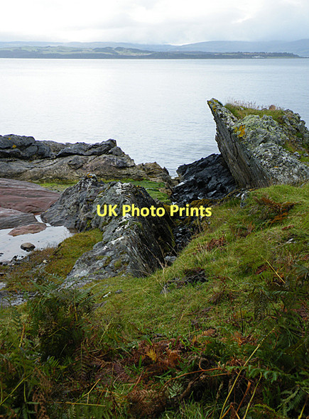 Photo 6"x4" Inclined Dyke Kilchattan Bay\/NS1055 c2011