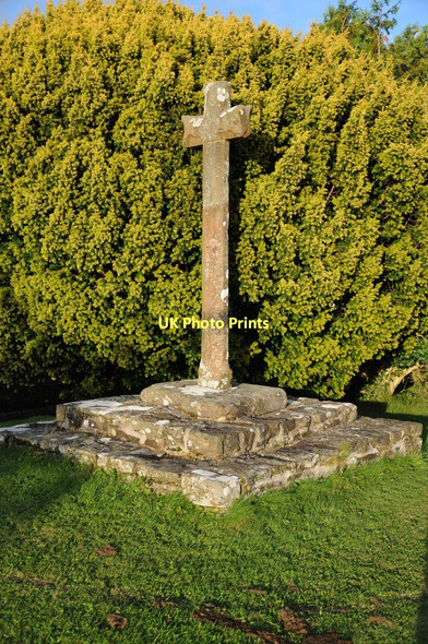 Photo 6"x4" Cross, Jeffreyston church Jeffreyston c2011