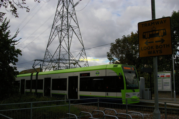 Photo 6"x4" Phipps Bridge tram stop Morden\/TQ2568 c2011 P1