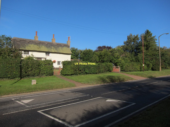 Photo 6"x4" Thatched cottage, Caxton Caxton c2011