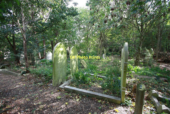 Photo 6"x4" St Mary Magdalene, High Street South, East Ham - Churchyard East Ham\/TQ4283 c2011