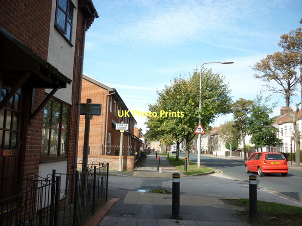 Photo 6"x4" Southcoates Lane near Ferens Court Kingston upon Hull c2011