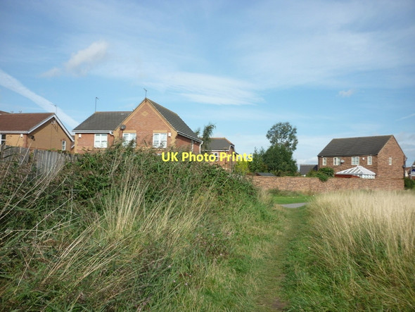 Photo 6"x4" A path leading to Kesteven Way, Kingswood Kingswood\/TA0834 c2011