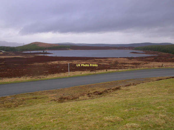 Photo 6"x4" Loch Kinardochy from the limekiln Tomphubil c2005