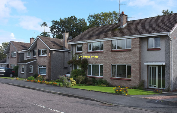 Photo 6"x4" Lomond Place Kinross c2011