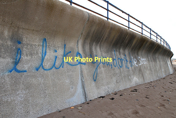Photo 6"x4" Graffiti at Spittal Beach Berwick-upon-Tweed c2011