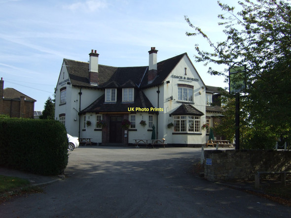 Photo 6"x4" The Coach and Horses, Barnburgh Goldthorpe c2011
