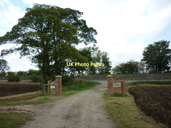 Photo 6"x4" A farm track at Weel Road Beverley c2011