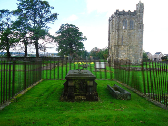 Photo 6"x4" Cambuskenneth Abbey, Royal grave [4] Stirling\/NS7993 c2011
