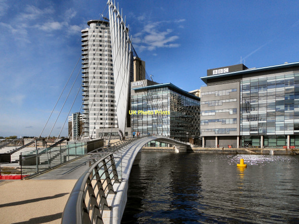 Photo 6"x4" Swing Bridge and BBC Buildings, Media CityUK Salford\/SJ8098 c2011