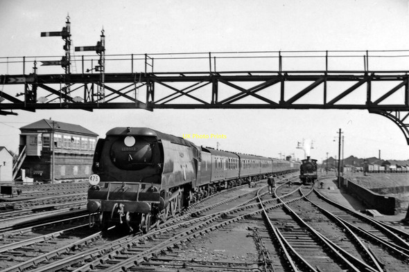 Photo 6"x4" Up 'Man of Kent' express passing Ashford Ashford\/TR0042 c1957