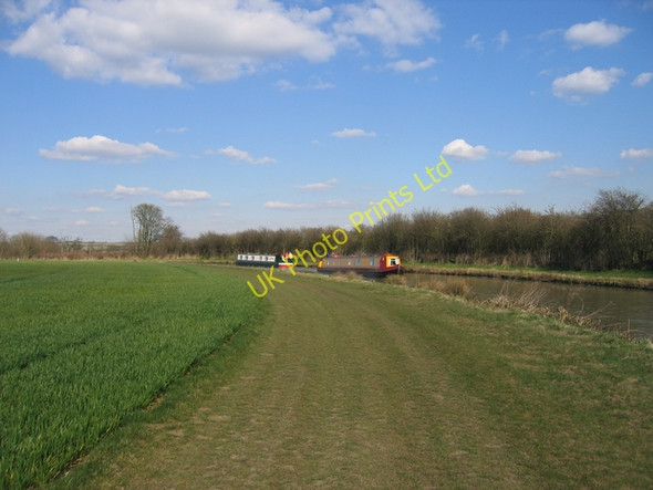 Photo 6"x4" Boats passing on the Oxford Canal Stoneton c2006