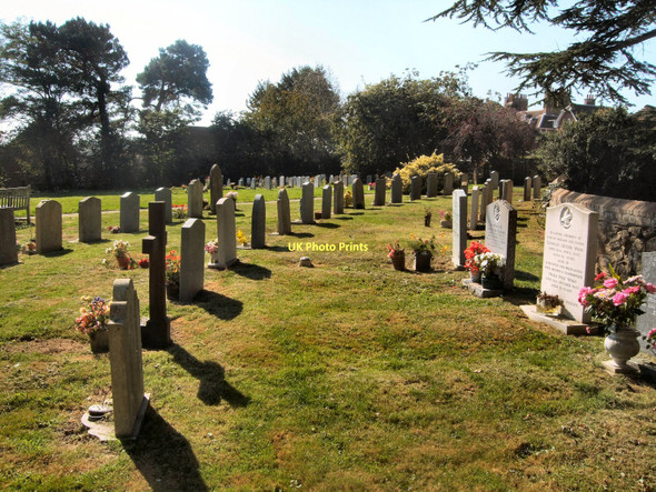 Photo 6"x4" Churchyard, St Mary's, Newick Sharpsbridge c2011