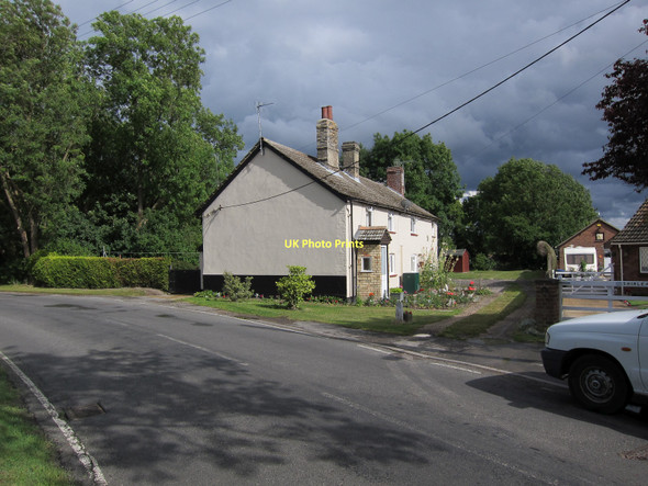 Photo 6"x4" Cottage on the edge of Newton Newton\/TL4349 c2011