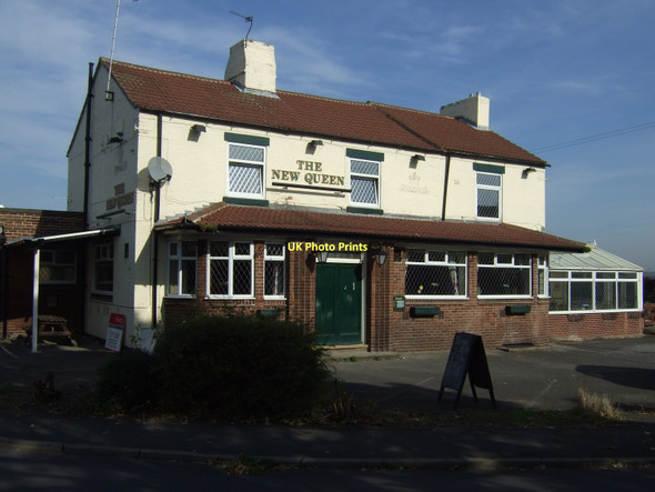 Photo 6"x4" The New Queen, Low Mickletown Castleford c2011