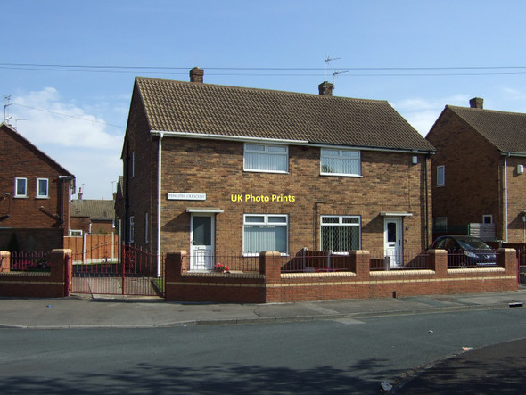 Photo 6"x4" Houses on Penrith Crescent Water Fryston c2011