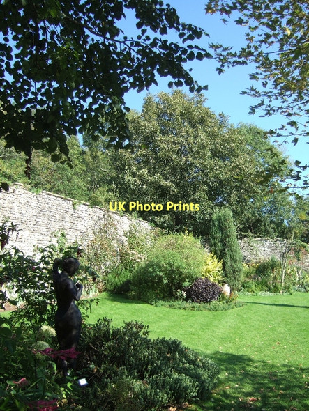 Photo 6"x4" In the walled garden of Stoberry Park Wells c2011