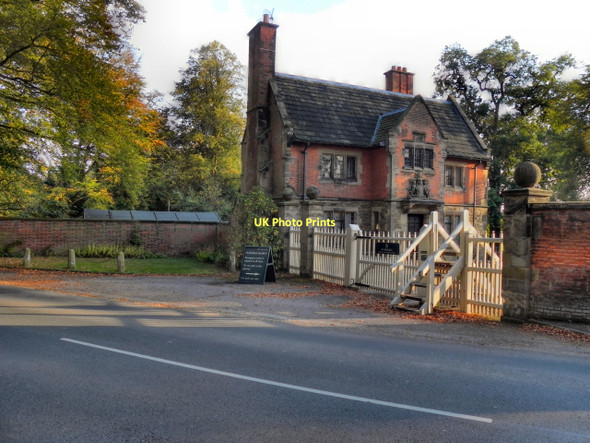 Photo 6"x4" Charcoal Lodge, Dunham Park Altrincham c2011