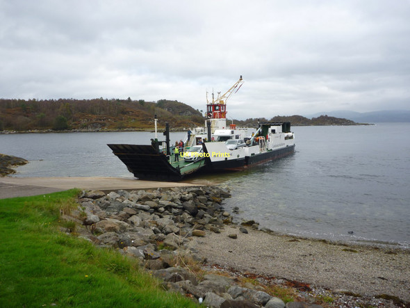 Photo 6"x4" The Ferry From Portavadie Arrives at Tarbert (Kintyre) Slipway Tarbert\/NR8668 c2011