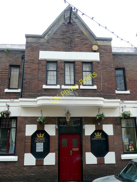 Photo 6"x4" The Crown, High Street, Caernarfon Caernarfon c2009