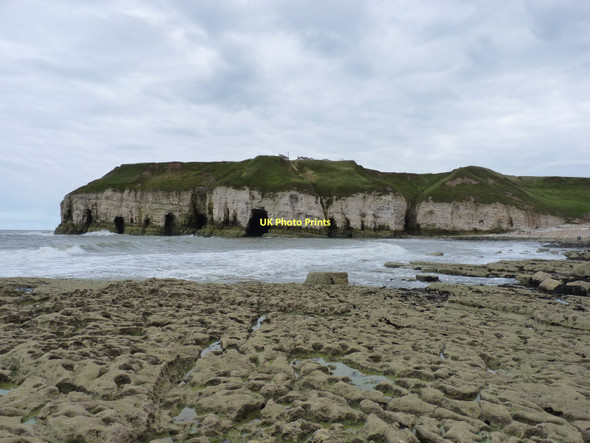Photo 6"x4" Thornwick Bay - east side & cliffs North Landing c2011