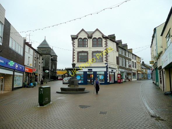 Photo 6"x4" East end of Caernarfon's shopping area Caernarfon c2009