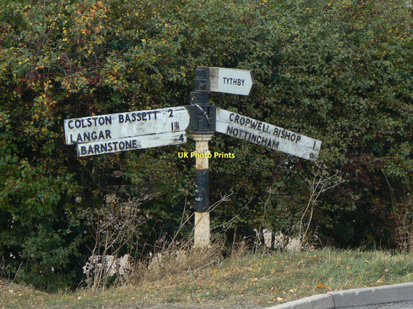 Photo 6"x4" Fingerpost at Fern Hill Farm Cropwell Bishop c2011