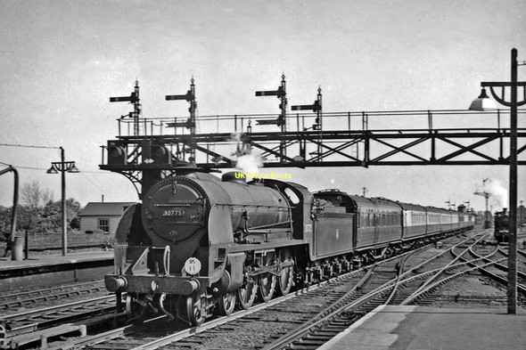 Photo 6"x4" Up Special empty stock entering Ashford with a 'King Arthur' Ashford\/TR0042 c1957