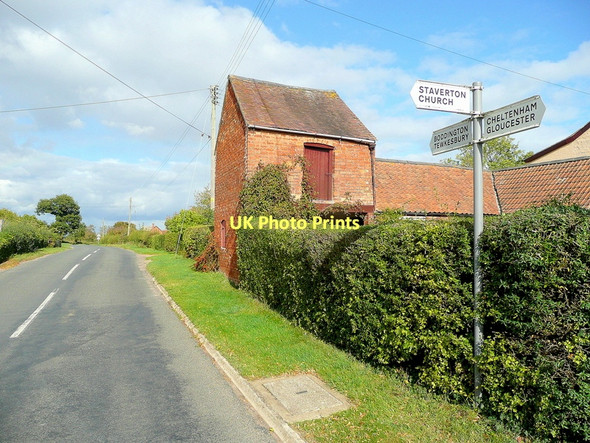 Photo 6"x4" Finger post at the centre of Staverton Staverton\/SO8923 c2011
