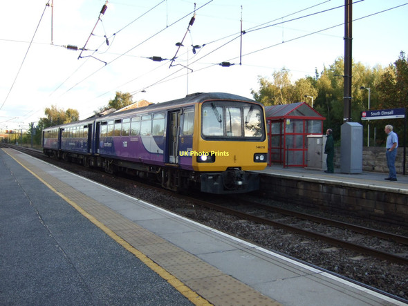 Photo 6"x4" South Elmsall Station South Elmsall c2011