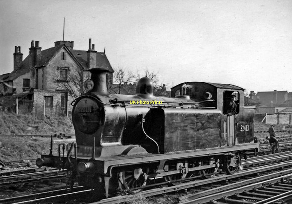 Photo 6"x4" Ex-LB&SC 0-6-2T at Norwood Junction Penge c1958