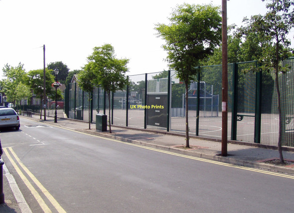 Photo 6"x4" Playground in Vestry Road Walthamstow Walthamstow c2009
