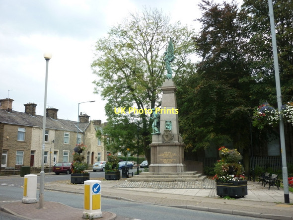 Photo 6"x4" The War Memorial on Union Road Oswaldtwistle c2011