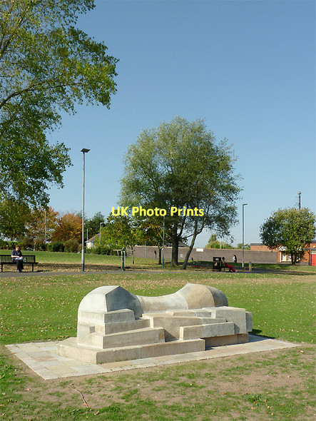 Photo 6"x4" Sculpture near Wolverhampton Top Lock Wolverhampton c2011