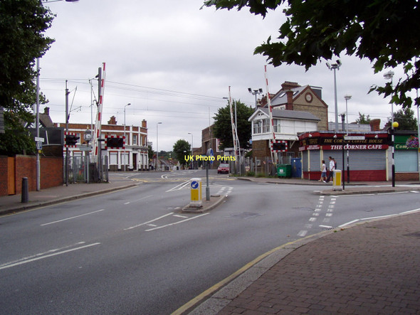 Photo 6"x4" Highams Park Level Crossing Woodford\/TQ4091 c2004