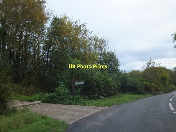 Photo 6"x4" Five Mile Hill passing Woodstock Farm Pathfinder Village c2011