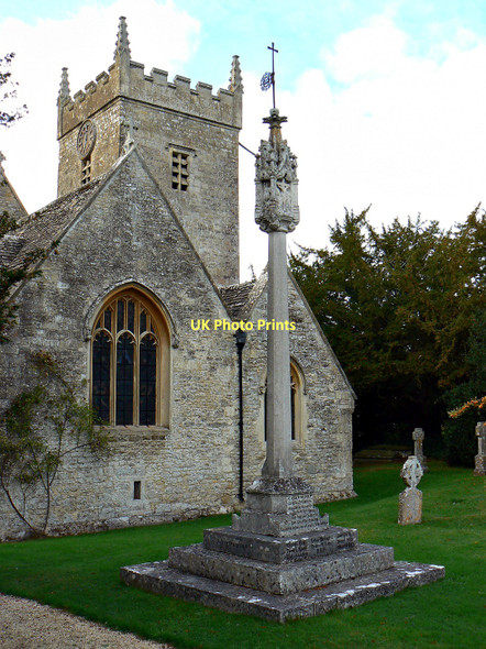 Photo 6"x4" War Memorial, St Leonard's Church, Stanton Fitzwarren, Swindon Stanton Fitzwarren c2011