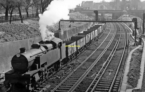 Photo 6"x4" Up mineral empties on Brighton line approaching Clapham Junction Battersea c1957
