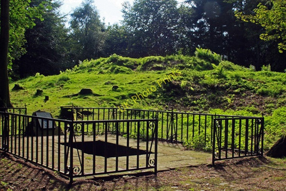 Photo 6"x4" Ice house and Gallow Hill Stonehaven c2009