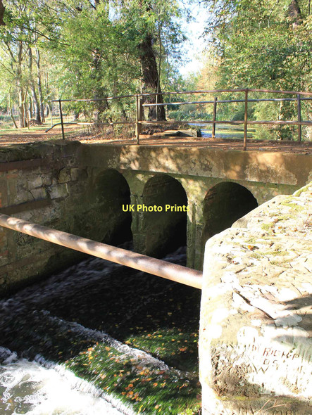 Photo 6"x4" Footbridge and weir,  River Leam, Floodgate Spinney Radford Semele c2011