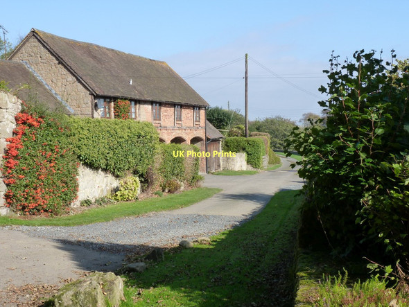 Photo 6"x4" Dingle Cottage at Preen Church Preen c2011