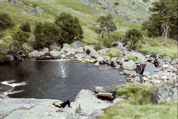Photo 6"x4" Ploitering on the River South Esk Moulzie c1980