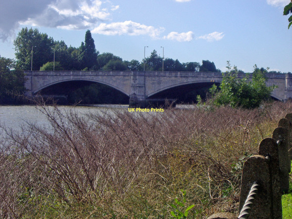Photo 6"x4" Chiswick bridge Barnes c2010