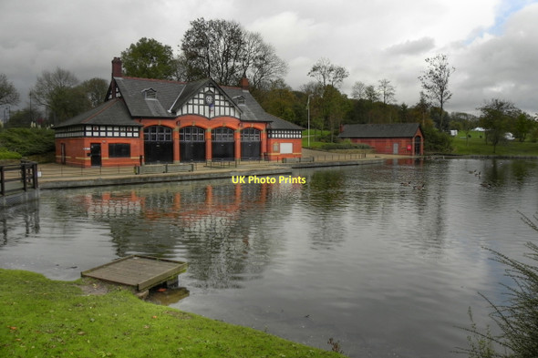 Photo 6"x4" Boathouse and Boating Lake, Alexandra Park Oldham c2011