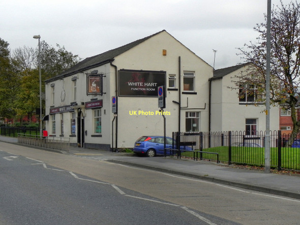 Photo 6"x4" The White Hart Failsworth c2011