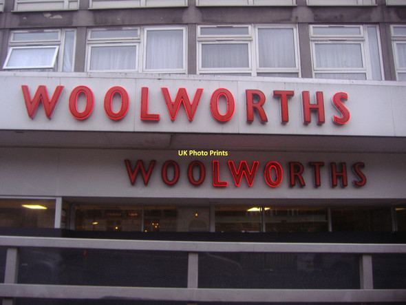 Photo 6"x4" Empty Woolworths shopfront, Swiss Cottage Hampstead\/TQ2685 c2010