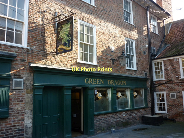 Photo 6"x4" The Green Dragon on Finkle Street Stockton-on-Tees c2011